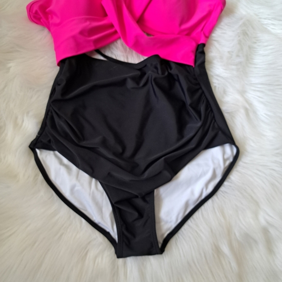 SALE. Eomenie Hot Pink and Black Swimsuit - Picture 4 of 13